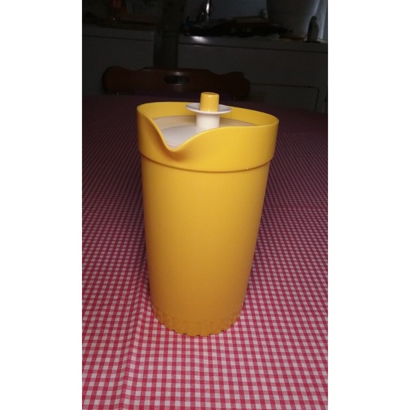 Vintage Yellow Tupperware Pitcher #874-14 With Lid Made in USA Estate Find - Picture 8 of 12